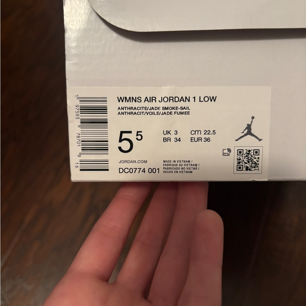 Jordan WMNS Air Jordan 1 Low in Anthracite, Jade & Sail